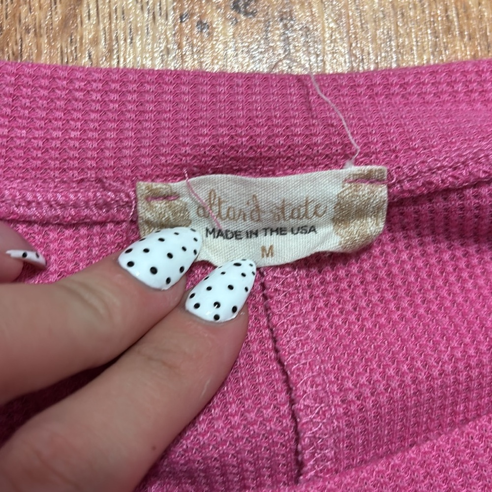 Altar'd State Pink Cropped top - Picture 2 of 2